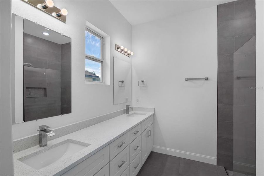 Furnished interior view inside a new home in , Dunnellon (Image 12).