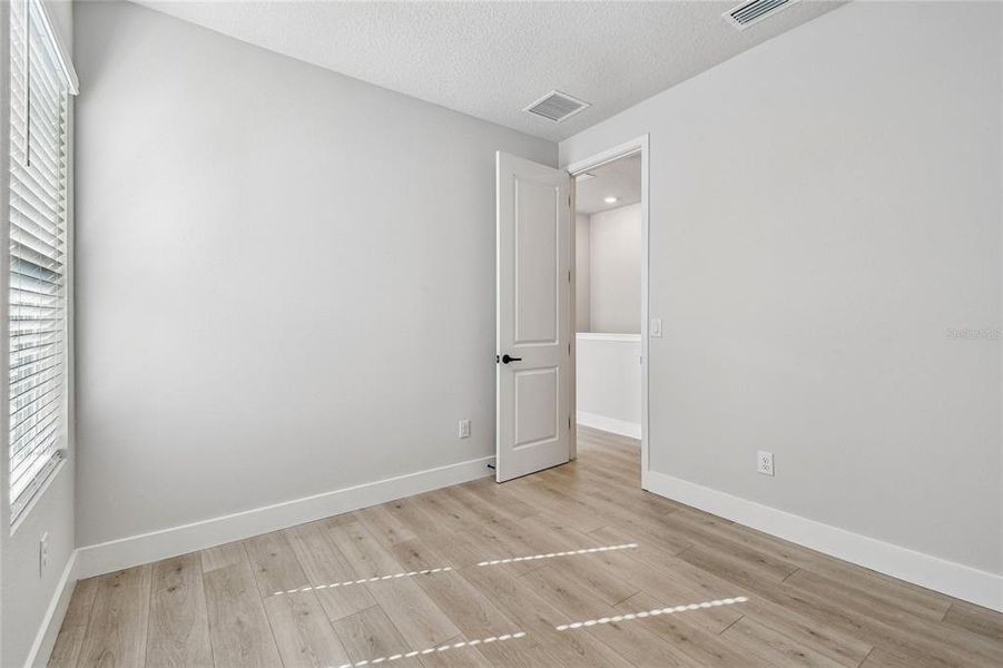 Spacious, unfurnished interior of a new home in , Tampa (Image 26).