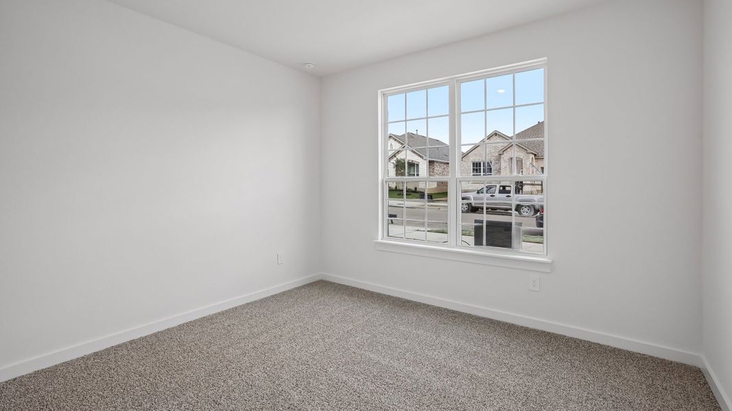 Spacious, unfurnished interior of a new home in Rosenbusch Ranch, Leander (Image 33).