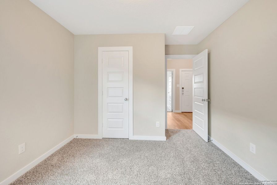 Spacious, unfurnished interior of a new home in Mesquite Ridge, San Antonio (Image 24). Spacious, unfurnished interior of a new home in Mesquite Ridge, San Antonio (Image 24).