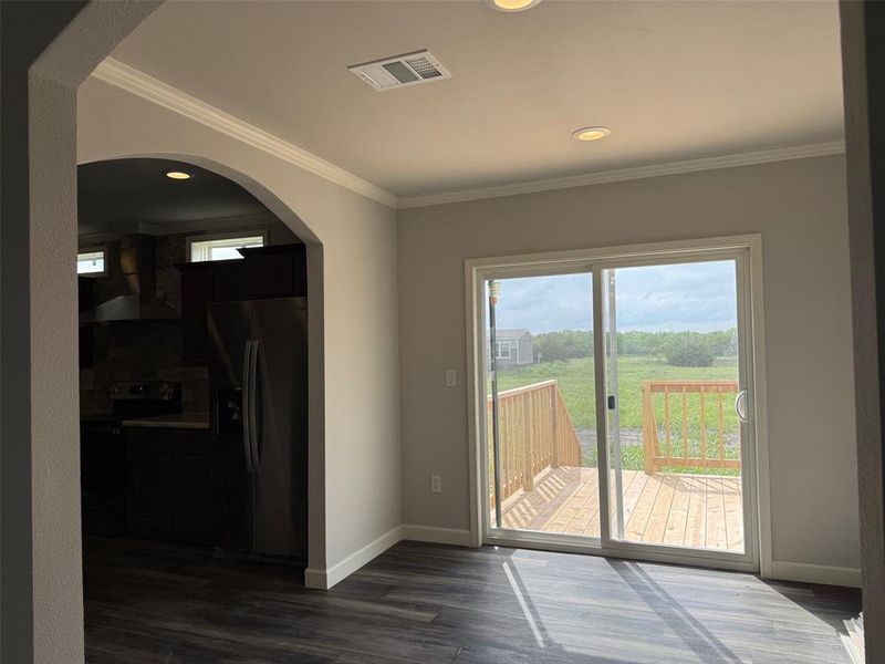 Spacious, unfurnished interior of a new home in , Joshua (Image 27).