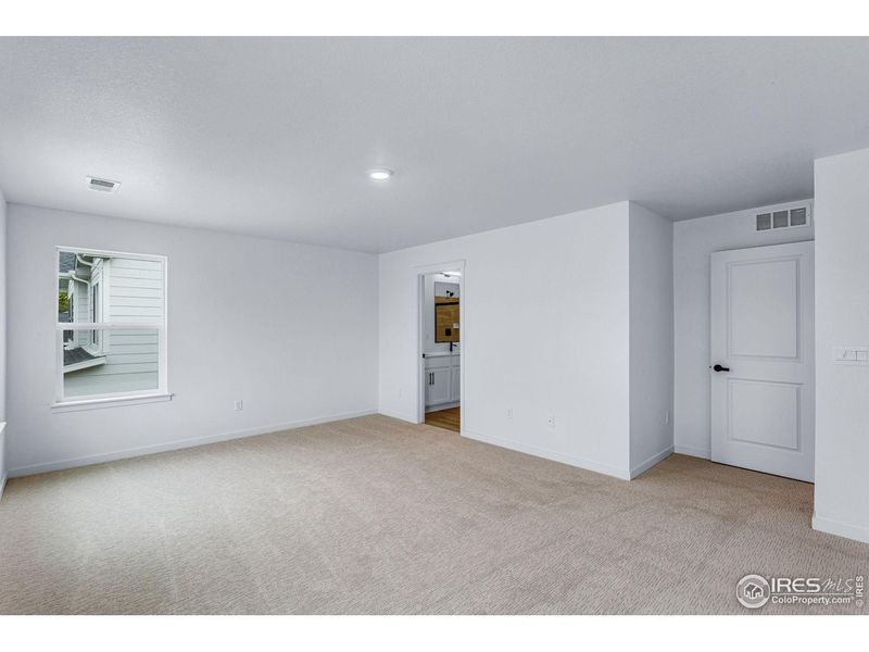 Spacious, unfurnished interior of a new home in Hansen Farm, Fort Collins (Image 24). Spacious, unfurnished interior of a new home in Hansen Farm, Fort Collins (Image 24).