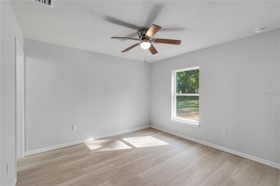 Spacious, unfurnished interior of a new home in , Williston (Image 22).