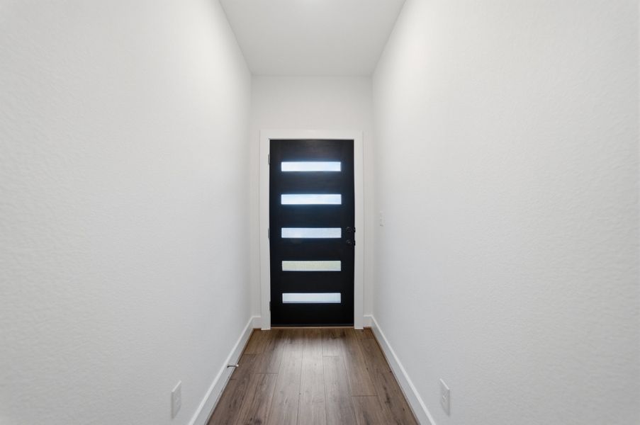 Spacious, unfurnished interior of a new home in Sierra Vista, Rosharon (Image 13).