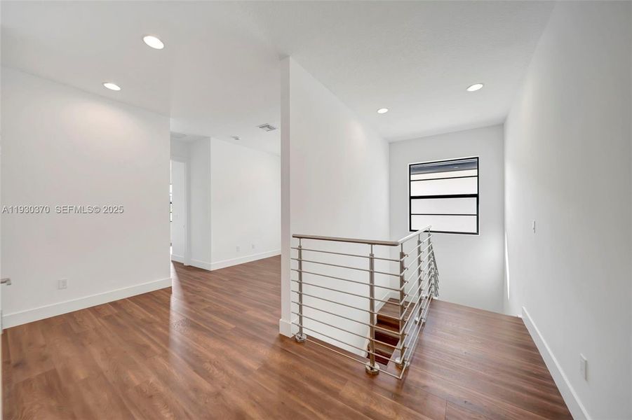 Spacious, unfurnished interior of a new home in Marina Landings, Fort Lauderdale (Image 38).