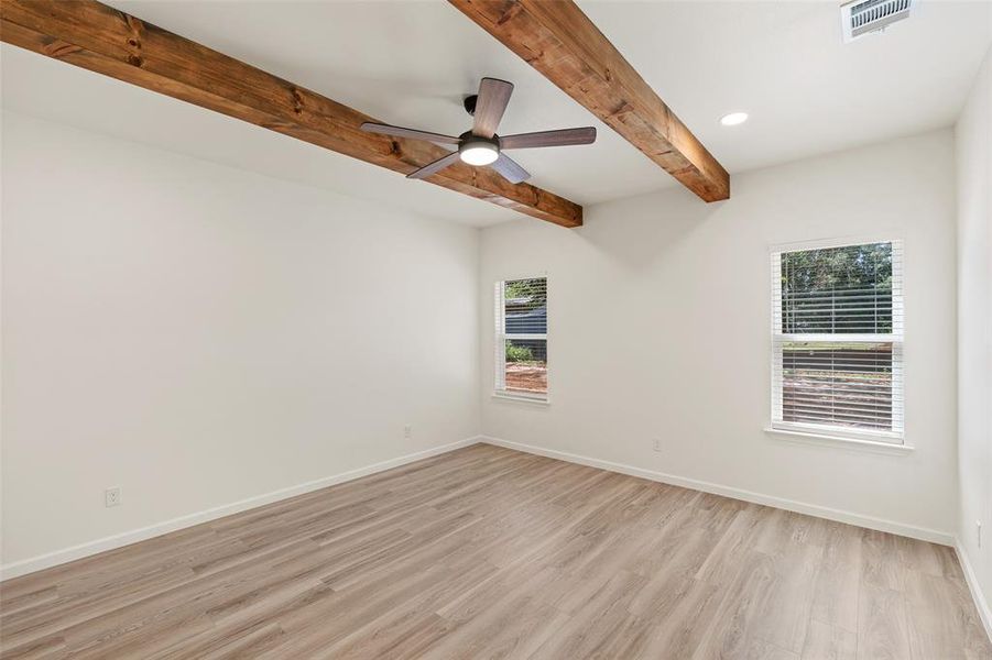 Spacious, unfurnished interior of a new home in , Granbury (Image 23). Spacious, unfurnished interior of a new home in , Granbury (Image 23).