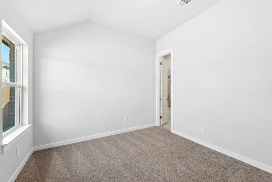 Spacious, unfurnished interior of a new home in The Colony, Bastrop (Image 32).