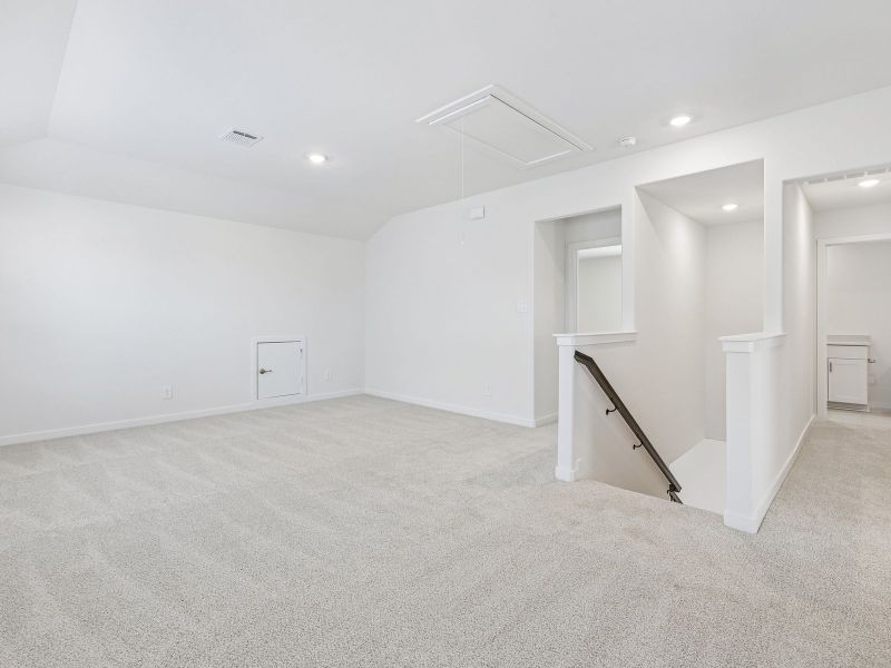Spacious, unfurnished interior of a new home in Cibolo Hills West - Spring Series, Fort Worth (Image 15).