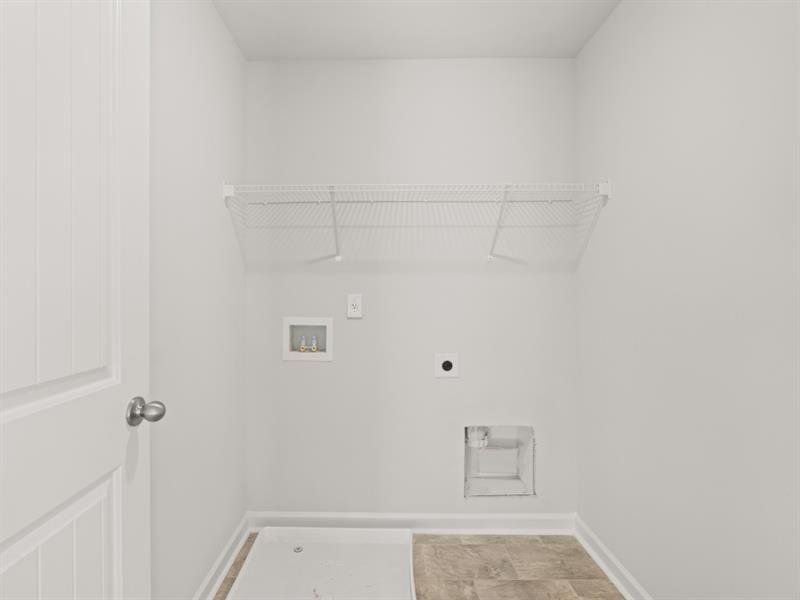 Spacious, unfurnished interior of a new home in Falcon Landing, Gainesville (Image 28).