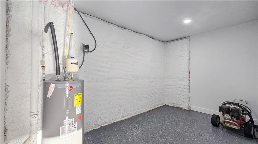 Sample of building materials used in homes in , Talmo (Image 31). Sample of building materials used in homes in , Talmo (Image 31).