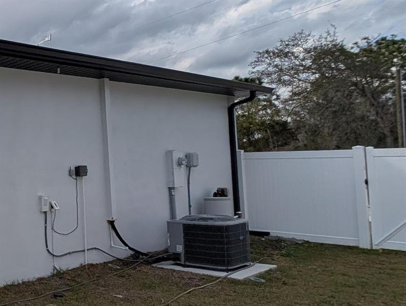 Exterior details and patio area of a home in , Poinciana (Image 32).