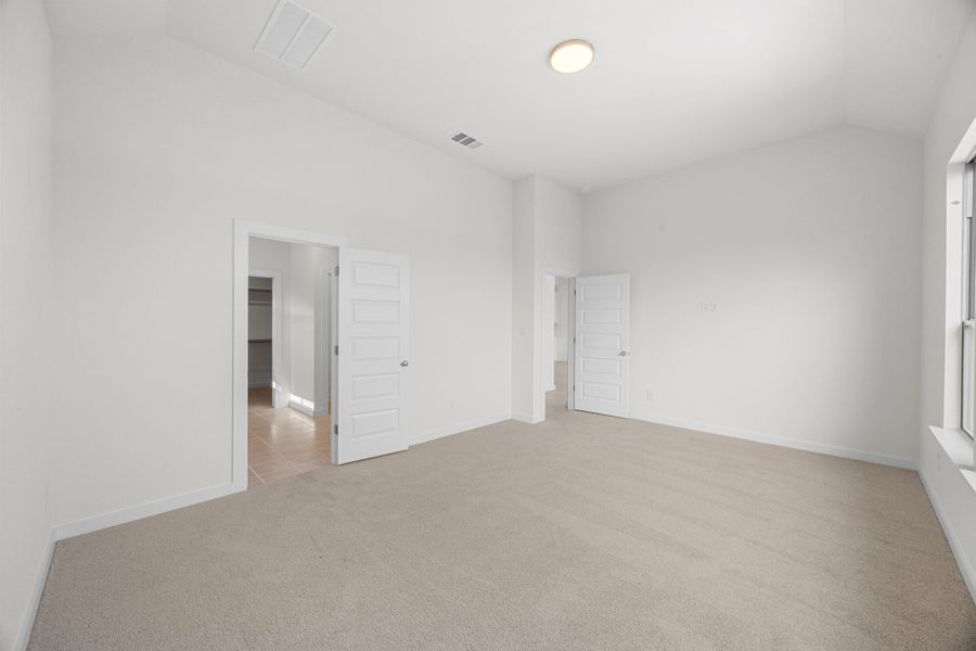 Spacious, unfurnished interior of a new home in Prairie Winds, Hutto (Image 27).