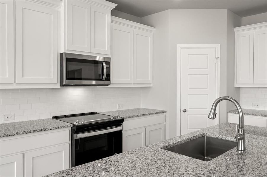 7016 Ranchview- Kitchen-5