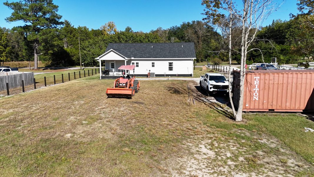 Exterior details and patio area of a home in , Holly Hill (Image 22).