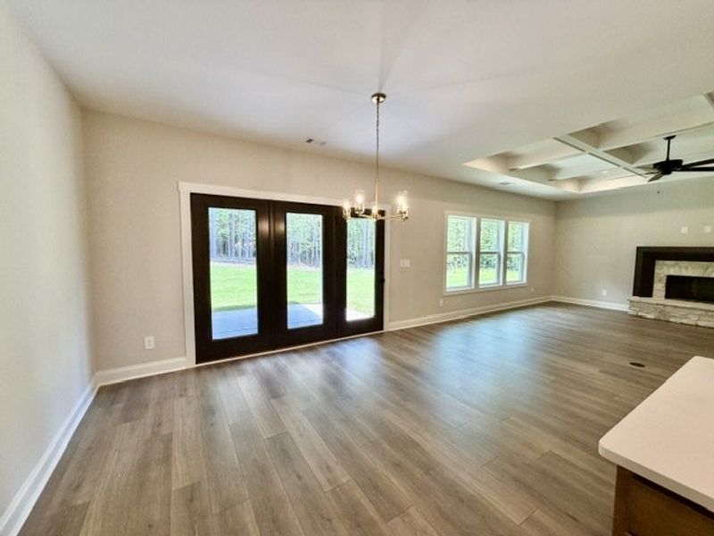 Spacious, unfurnished interior of a new home in Lakefield, Palmetto (Image 13).