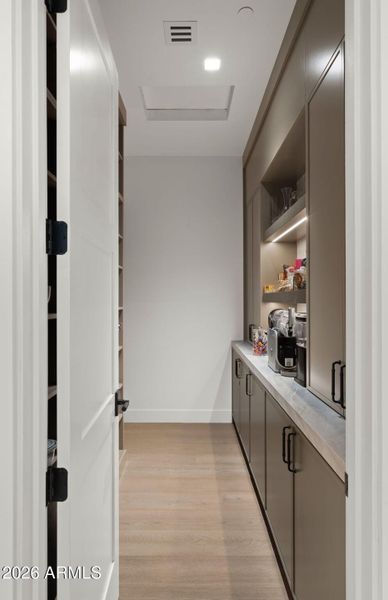 38-web-or-mls-Pantry2