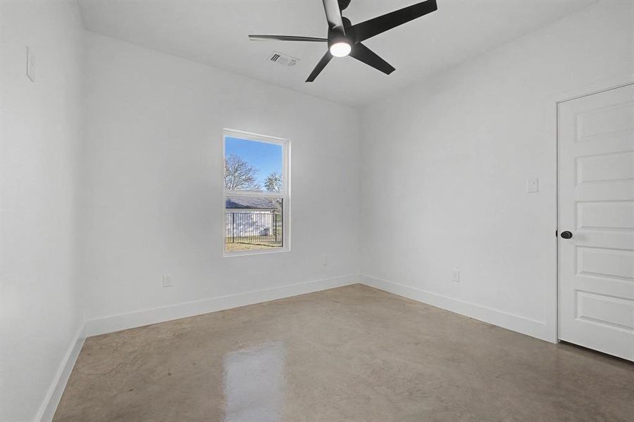 Spacious, unfurnished interior of a new home in , Pottsboro (Image 23).