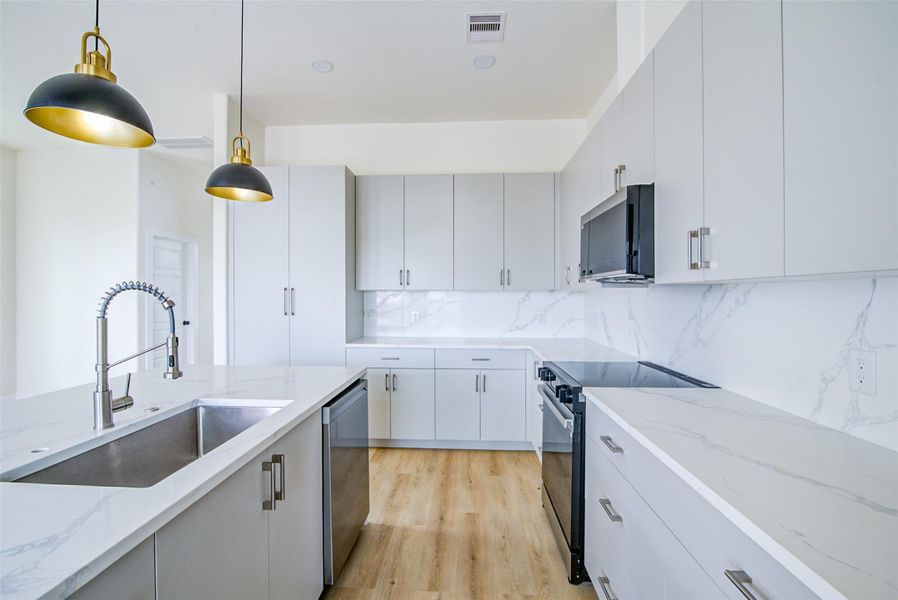 Furnished interior view inside a new home in , Galveston (Image 12).