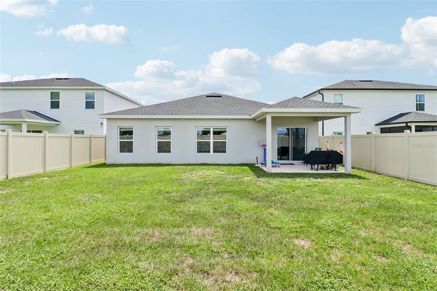 Exterior details and patio area of a home in , Sumterville (Image 30).