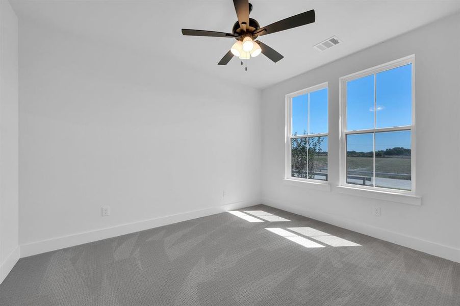 Spacious, unfurnished interior of a new home in , Waxahachie (Image 17).