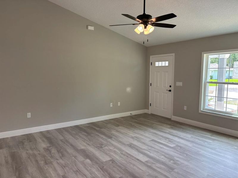 Spacious, unfurnished interior of a new home in , Dunnellon (Image 14).