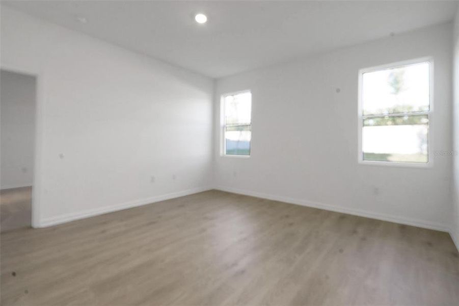 Spacious, unfurnished interior of a new home in Seaport Village, Tavares (Image 20).