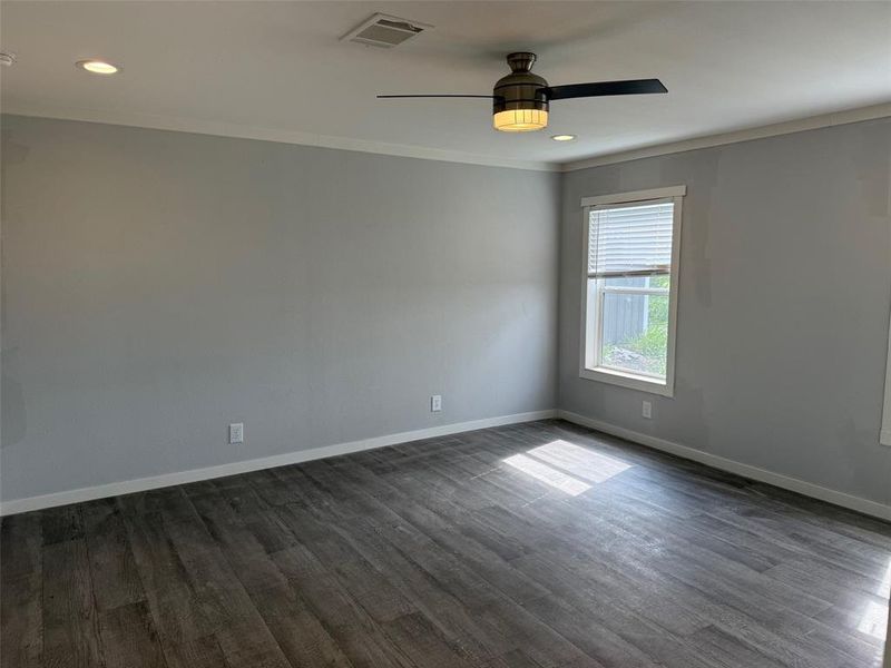 Spacious, unfurnished interior of a new home in , Joshua (Image 12).