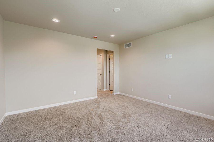 Spacious, unfurnished interior of a new home in Buffalo Highlands – Commerce City, Commerce City (Image 16). Spacious, unfurnished interior of a new home in Buffalo Highlands – Commerce City, Commerce City (Image 16).