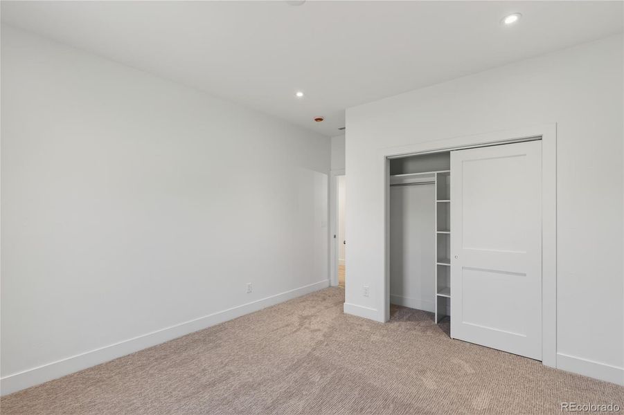 Spacious, unfurnished interior of a new home in , Silt (Image 29).