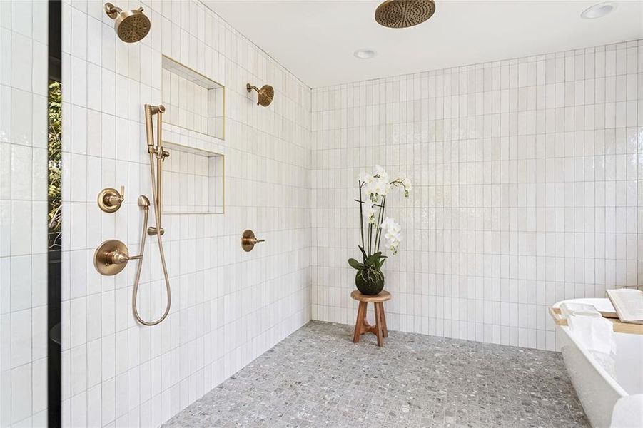 Image 71 of a home in .