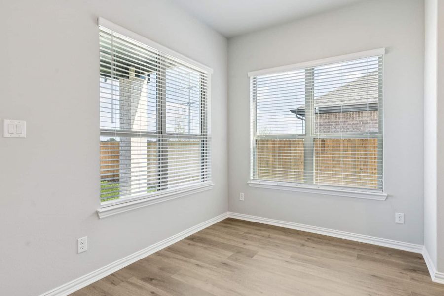 Spacious, unfurnished interior of a new home in Avondale, Fate (Image 10).