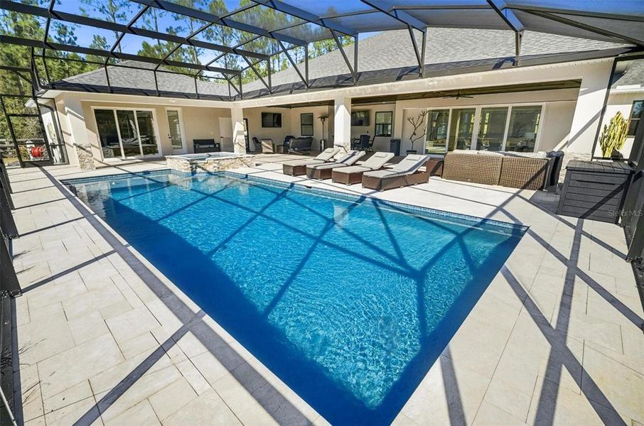 Exterior details and patio area of a home in , Palm Coast (Image 33).