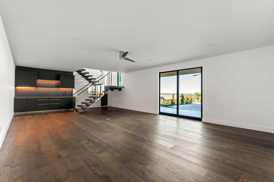 Spacious, unfurnished interior of a new home in , Spicewood (Image 20).