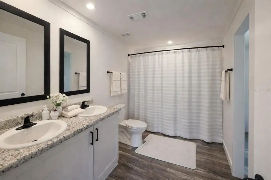 Furnished interior view inside a new home in , Crystal River (Image 5).