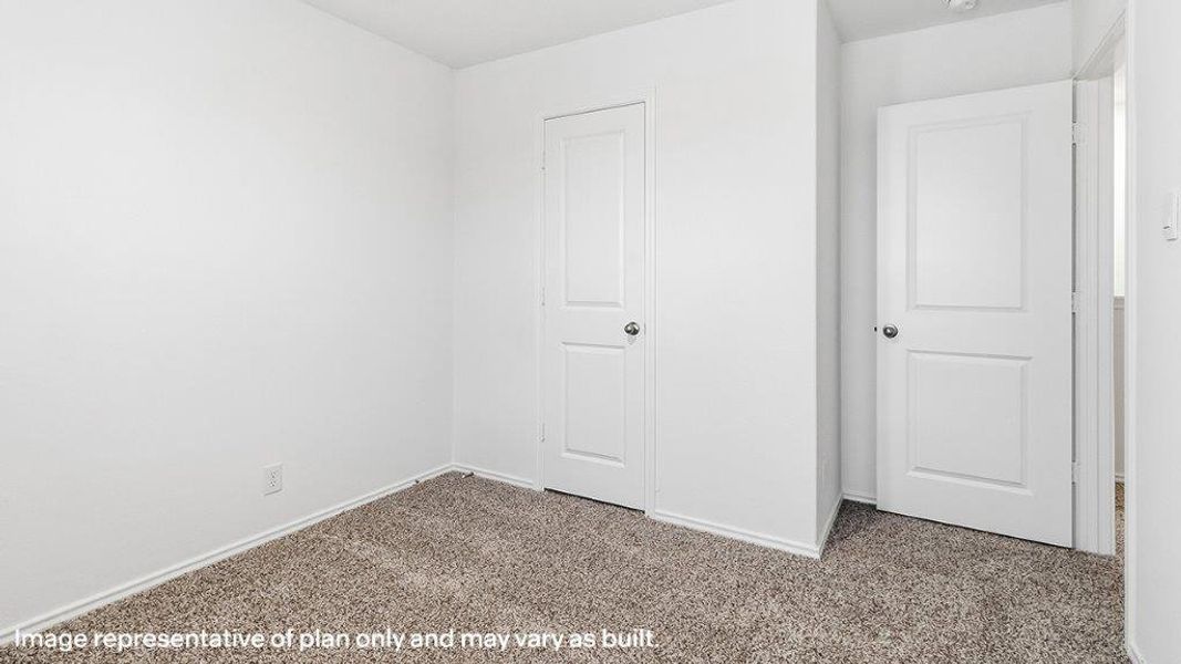 Spacious, unfurnished interior of a new home in Blue Ridge Ranch, San Antonio (Image 24).