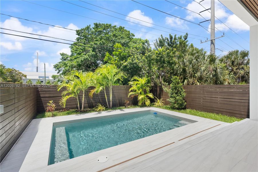 Exterior details and patio area of a home in , Fort Lauderdale (Image 3).