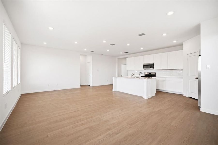 Spacious, unfurnished interior of a new home in Prairie View, Ennis (Image 14). Spacious, unfurnished interior of a new home in Prairie View, Ennis (Image 14).