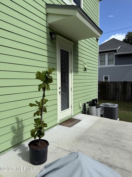 Exterior details and patio area of a home in , Jacksonville (Image 28).