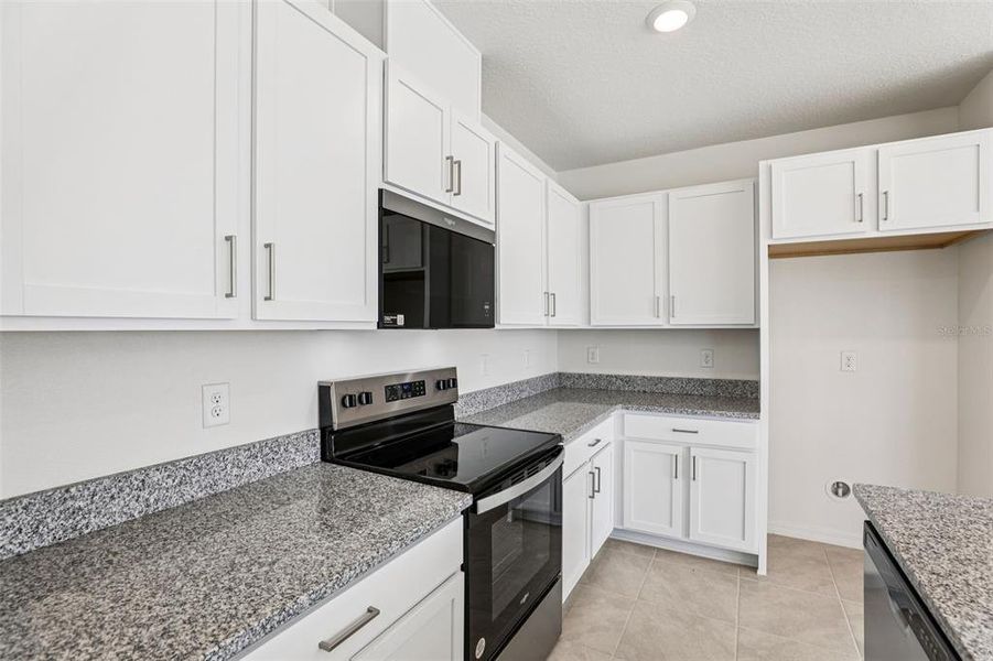 Furnished interior view inside a new home in , Lake Wales (Image 5).