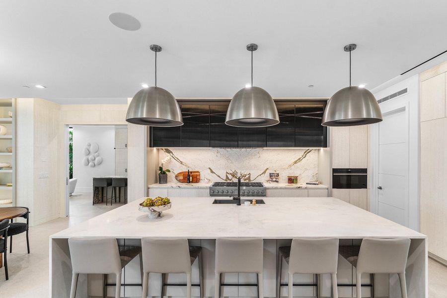 025-810PalmTrail-DelrayBeach-FL-33483-SM