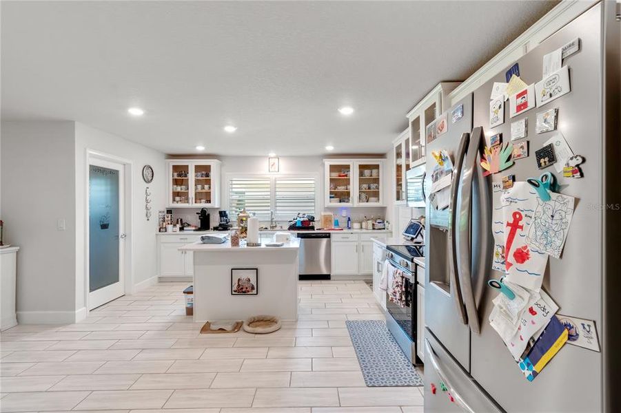 Furnished interior view inside a new home in , Dunnellon (Image 33).