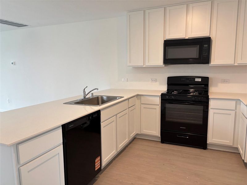 Furnished interior view inside a new home in Binford Creek, Waller (Image 16).