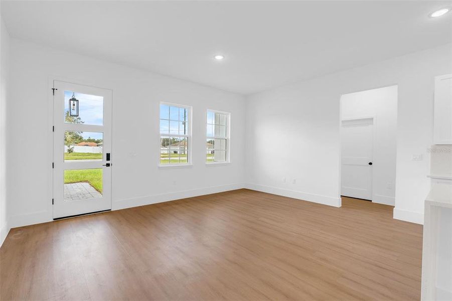 Spacious, unfurnished interior of a new home in , Ocala (Image 24).