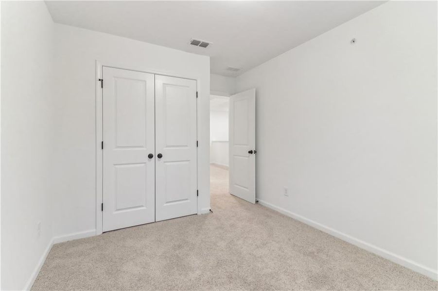 Spacious, unfurnished interior of a new home in Laurelwood, Douglasville (Image 19).
