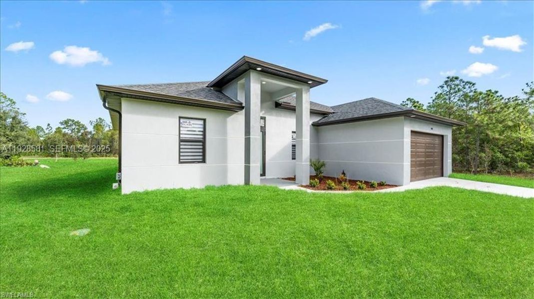 Exterior details and patio area of a home in , Lehigh Acres (Image 4).