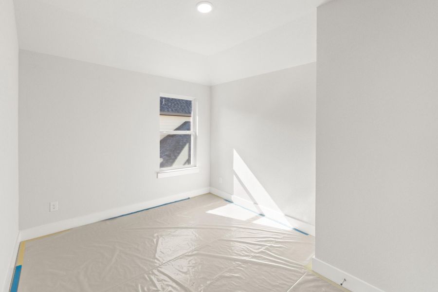 Spacious, unfurnished interior of a new home in Garden Collection at Union Park, Little Elm (Image 23).