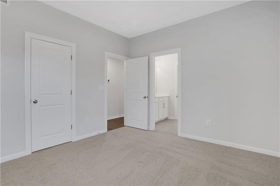 Spacious, unfurnished interior of a new home in Acacia, Cumming (Image 58).