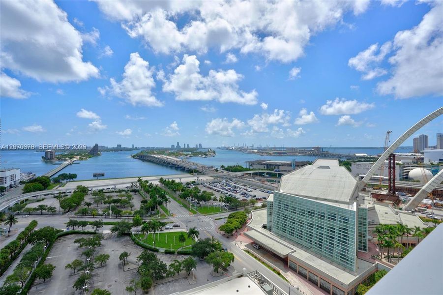 Condo located in Miami, FL showcasing its design and architecture (Image 35). Condo located in Miami, FL showcasing its design and architecture (Image 35).