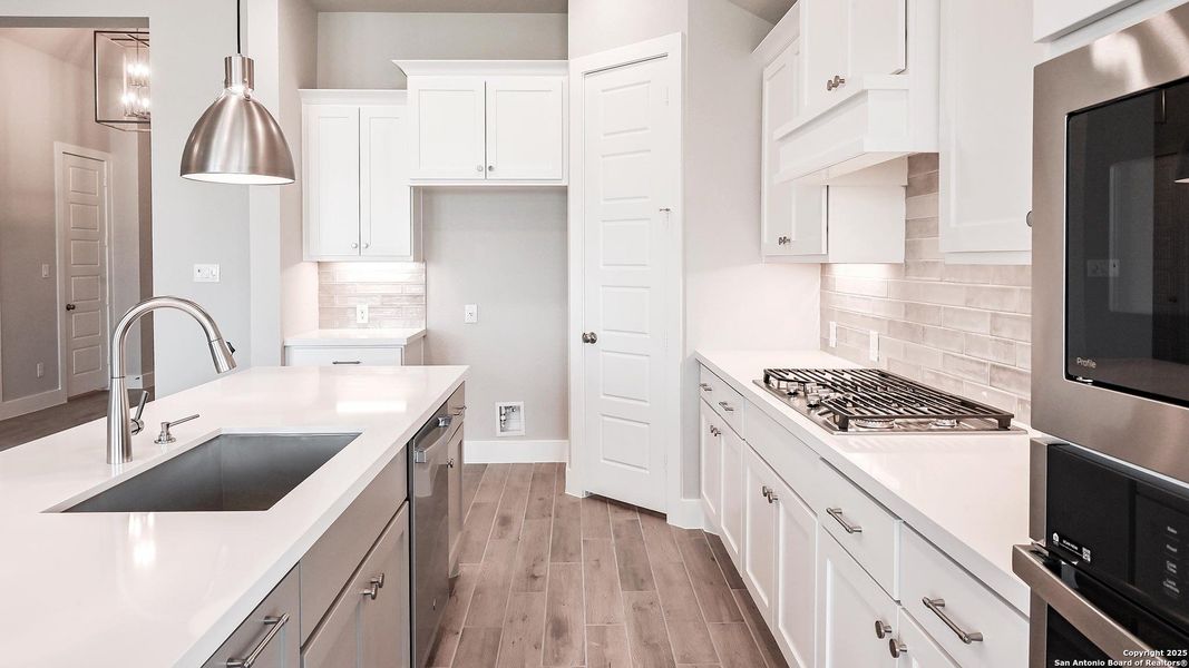 Furnished interior view inside a new home in Homestead 65', Schertz (Image 16). Furnished interior view inside a new home in Homestead 65', Schertz (Image 16).