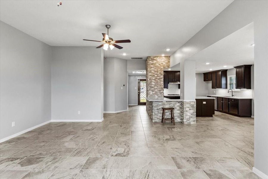 Spacious, unfurnished interior of a new home in , League City (Image 23). Spacious, unfurnished interior of a new home in , League City (Image 23).